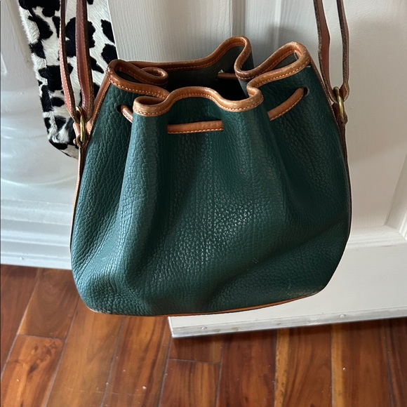 Dooney & Bourke Green and Tan Leather Shoulder Bag - Picture 5 of 6